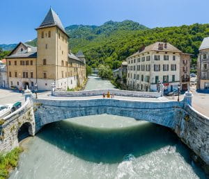 Vieux pont et Isère Moûtiers